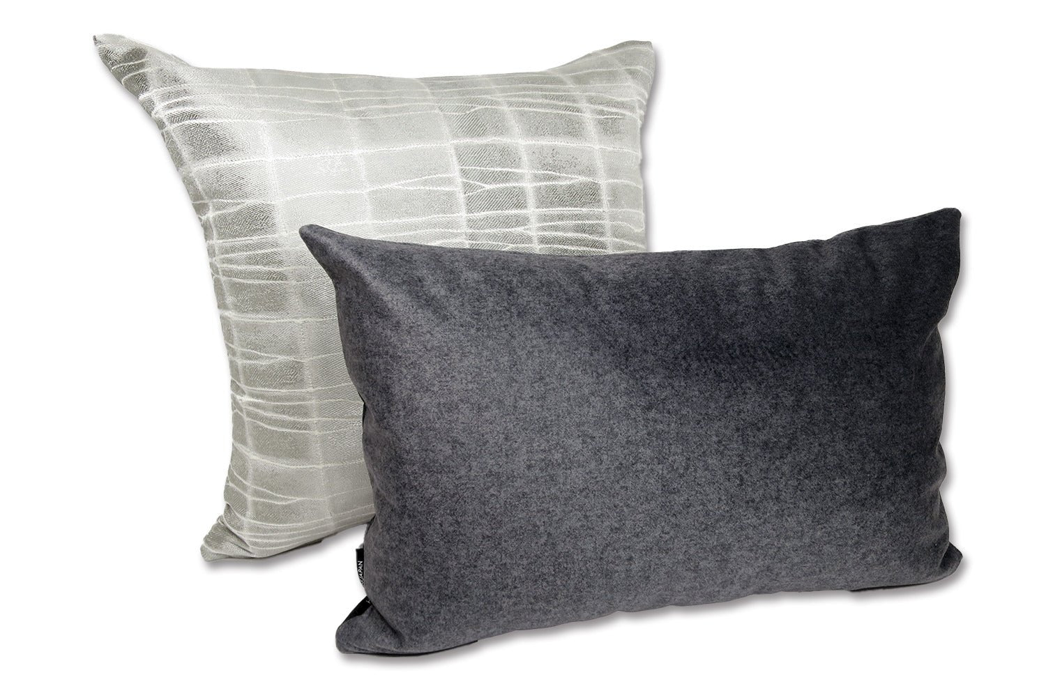 艶やかなベルベット調 撥水機能 ペット対応 クッション(チャコール) 45×30cm 中材付 - HOUSE OF JAPAN Shop