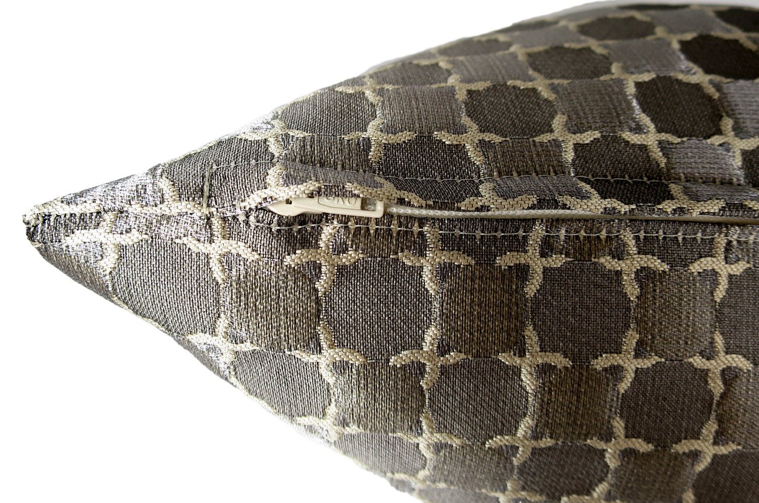 ARMANI CASA アルマーニカーザ ARNO シルク混 メタリックグレージュ クッションカバー 45×45cm - HOUSE OF JAPAN Shop