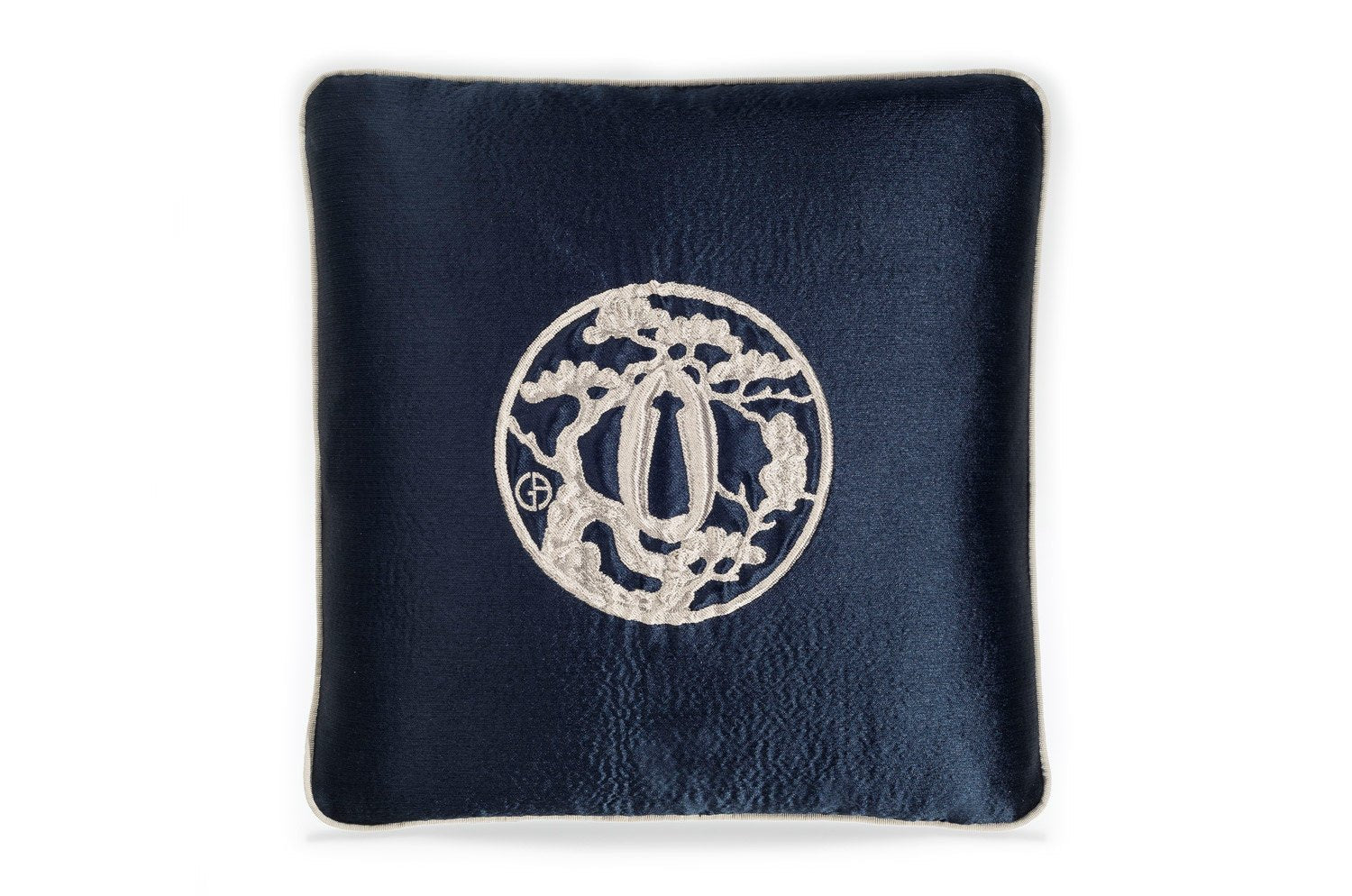 【海外取寄品】ARMANI/CASA JAPAN ジャパンクッション MIDNIGHT BLUE/SILVER 40×40cm フェザー 中材付 - HOUSE OF JAPAN Shop