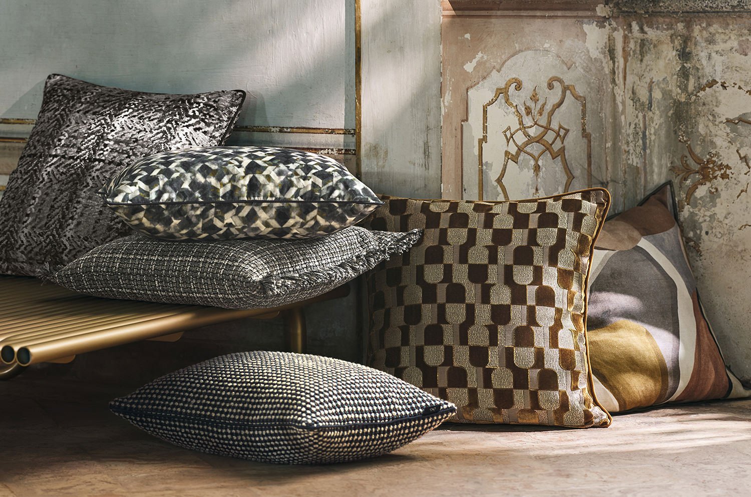 【海外取寄品】BLACK edition(ブラックエディション) Arkose クッション(Cumin) 55x55cm 中材付 - HOUSE OF JAPAN Shop