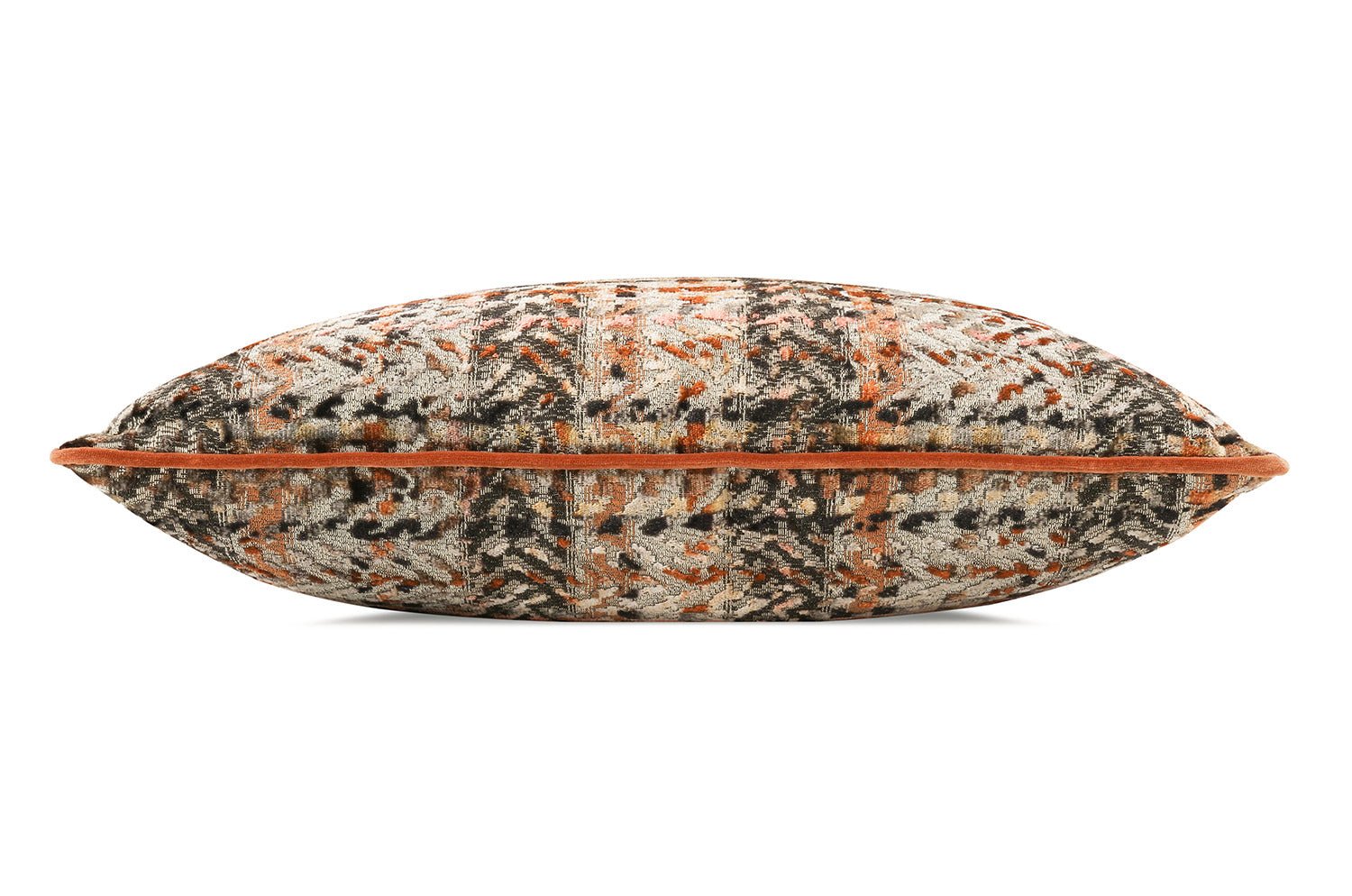 【海外取寄品】BLACK edition(ブラックエディション) Zurana クッション(Cayenne) 55x55cm 中材付 - HOUSE OF JAPAN Shop