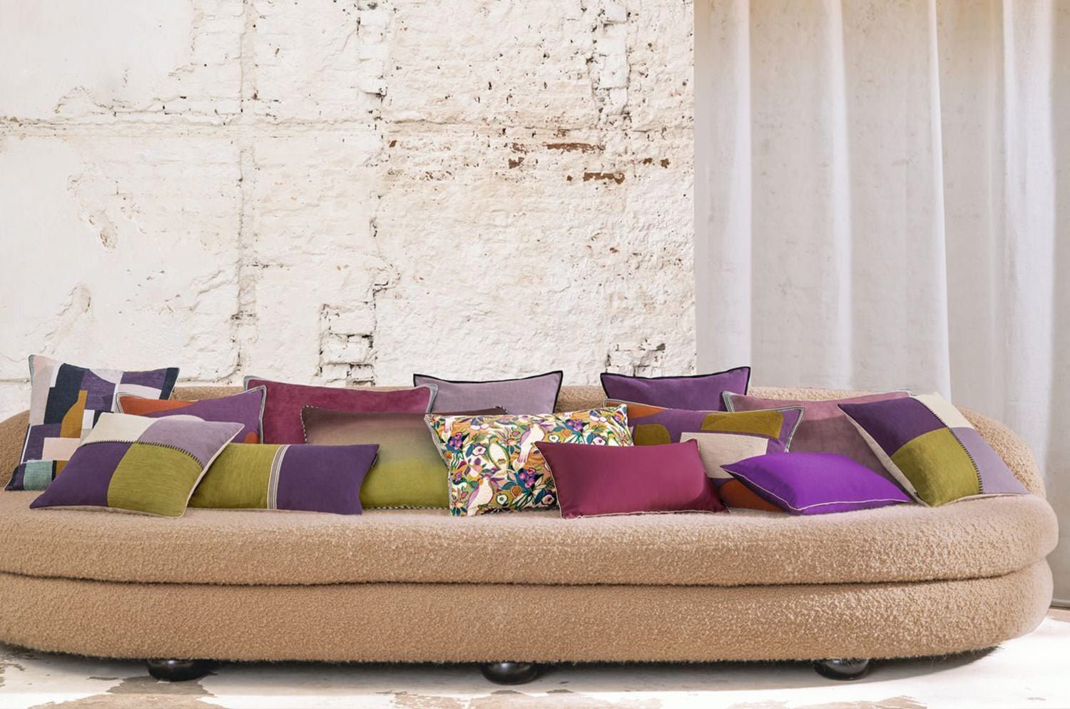 【海外取寄品】CASAMANCE ARA アラ クッション(オリーブ ヴィオレ) 60×40cm 中材付 - HOUSE OF JAPAN Shop