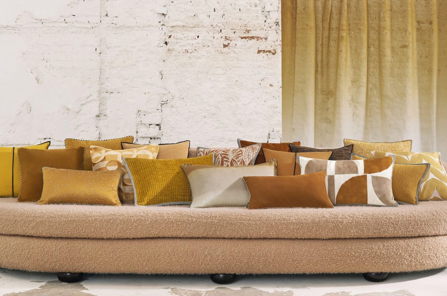 【海外取寄品】CASAMANCE AURORE オウロール クッション(イヴォワール キャメル) 60×40cm 中材付 - HOUSE OF JAPAN Shop