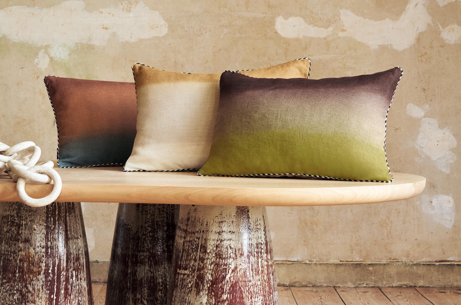 【海外取寄品】CASAMANCE AURORE オウロール クッション(イヴォワール キャメル) 60×40cm 中材付 - HOUSE OF JAPAN Shop