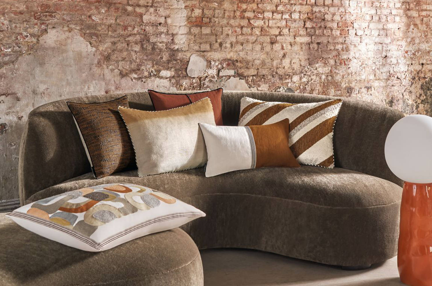 【海外取寄品】CASAMANCE AURORE オウロール クッション(イヴォワール キャメル) 60×40cm 中材付 - HOUSE OF JAPAN Shop
