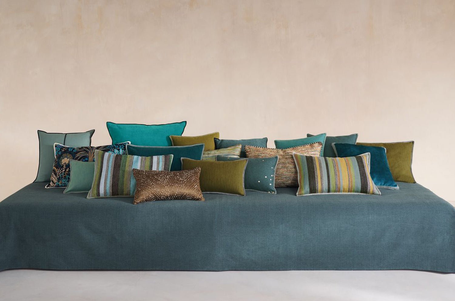 【海外取寄品】CASAMANCE COSTA NOVA コスタノヴァ クッション(ターコイズ エメロウド) 60×40cm 中材付 - HOUSE OF JAPAN Shop