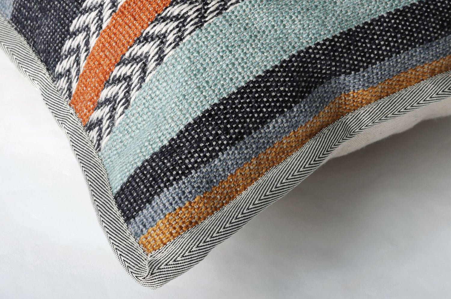 【海外取寄品】CASAMANCE COSTA NOVA コスタノヴァ クッション(ピエール ブルー テール ド シエンヌ) 60×40cm 中材付 - HOUSE OF JAPAN Shop