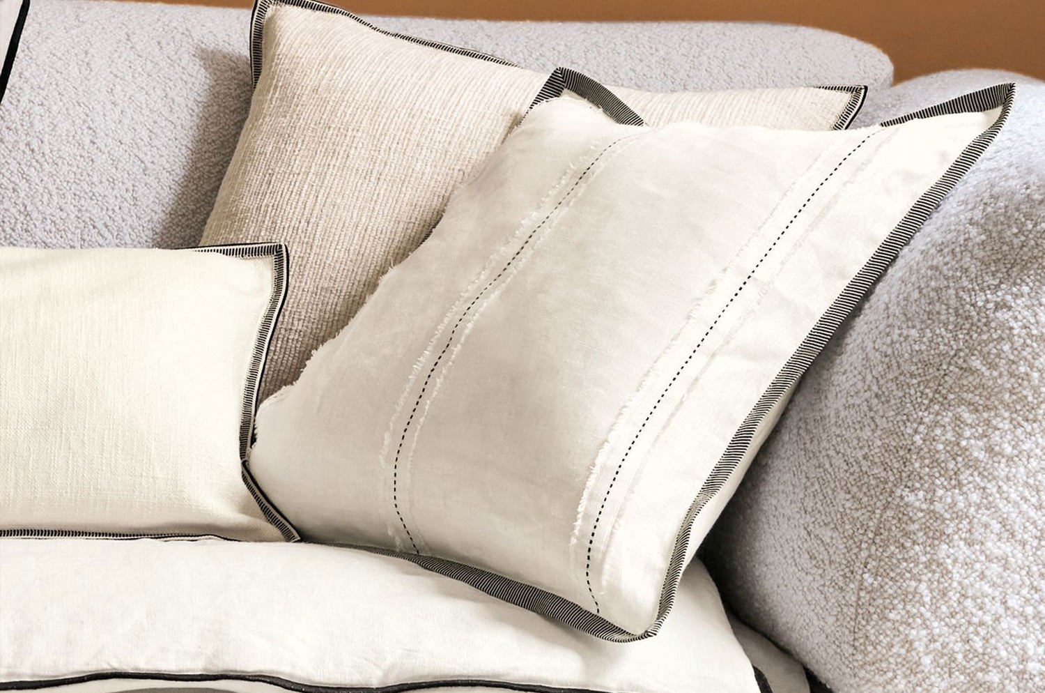 【海外取寄品】CASAMANCE FLEUR DE LIN フルール ド ラン クッションカバー(ブラン) 45×45cm - HOUSE OF JAPAN Shop