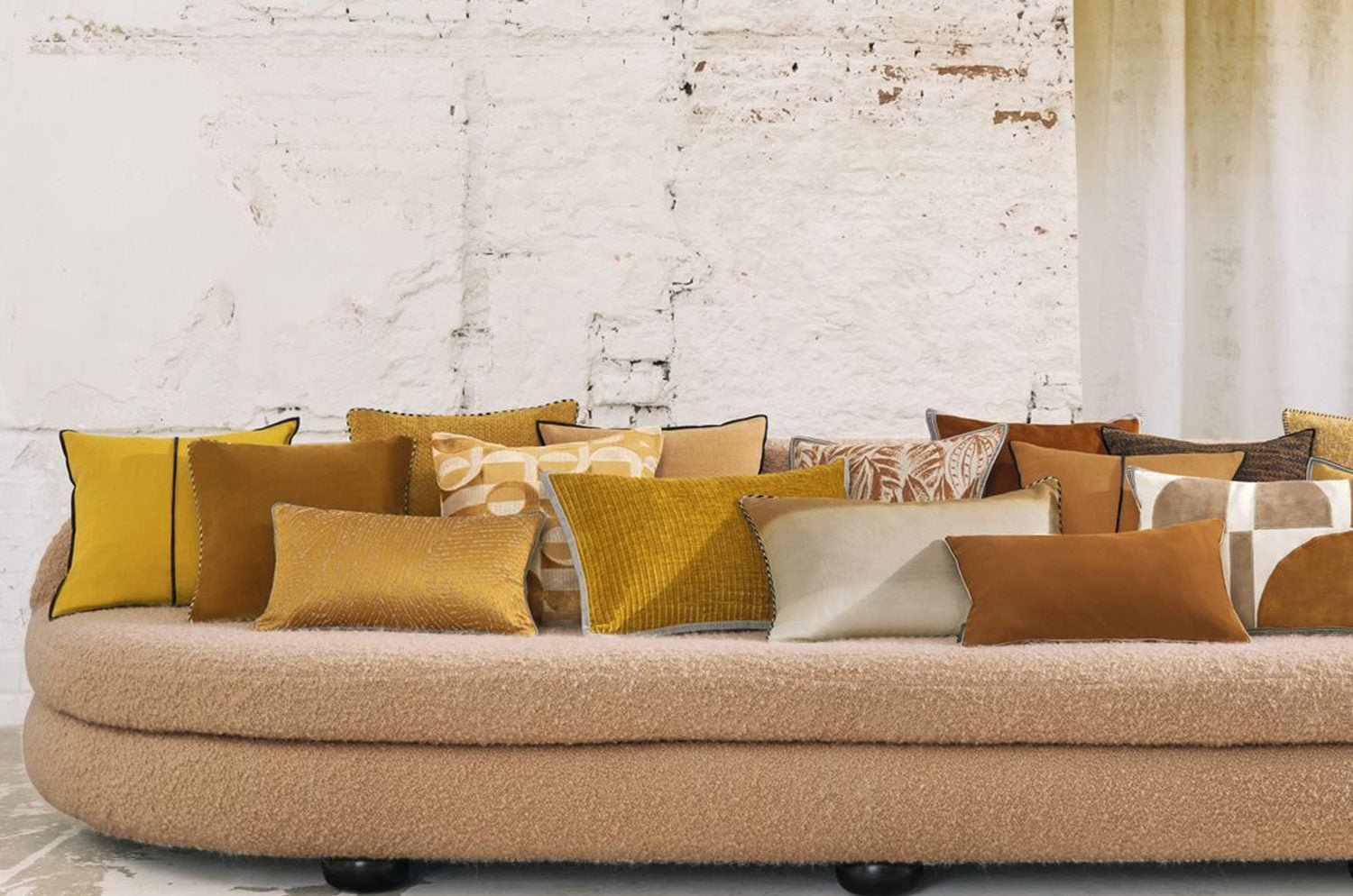 【海外取寄品】CASAMANCE GALERIE ギャルリー クッション(オークル) 50×30cm 中材付 - HOUSE OF JAPAN Shop