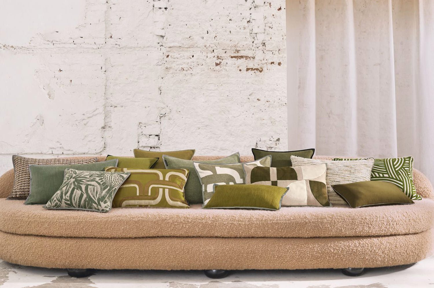 【海外取寄品】CASAMANCE GUETHARY ゲタリー クッション(オリーブ) 50×30cm 中材付 - HOUSE OF JAPAN Shop