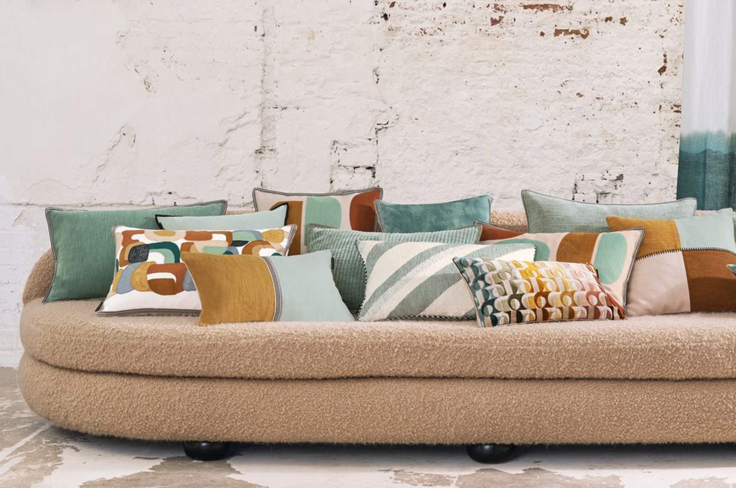 【海外取寄品】CASAMANCE GUETHARY ゲタリー クッション(セラドン) 60×40cm 中材付 - HOUSE OF JAPAN Shop