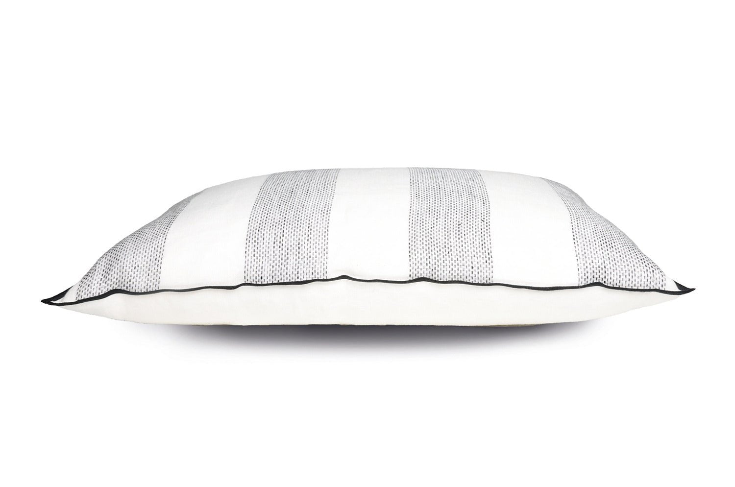 【海外取寄品】CASAMANCE HARFLEUR ハーフルール クッション(ブラン) 60×40cm 中材付 - HOUSE OF JAPAN Shop