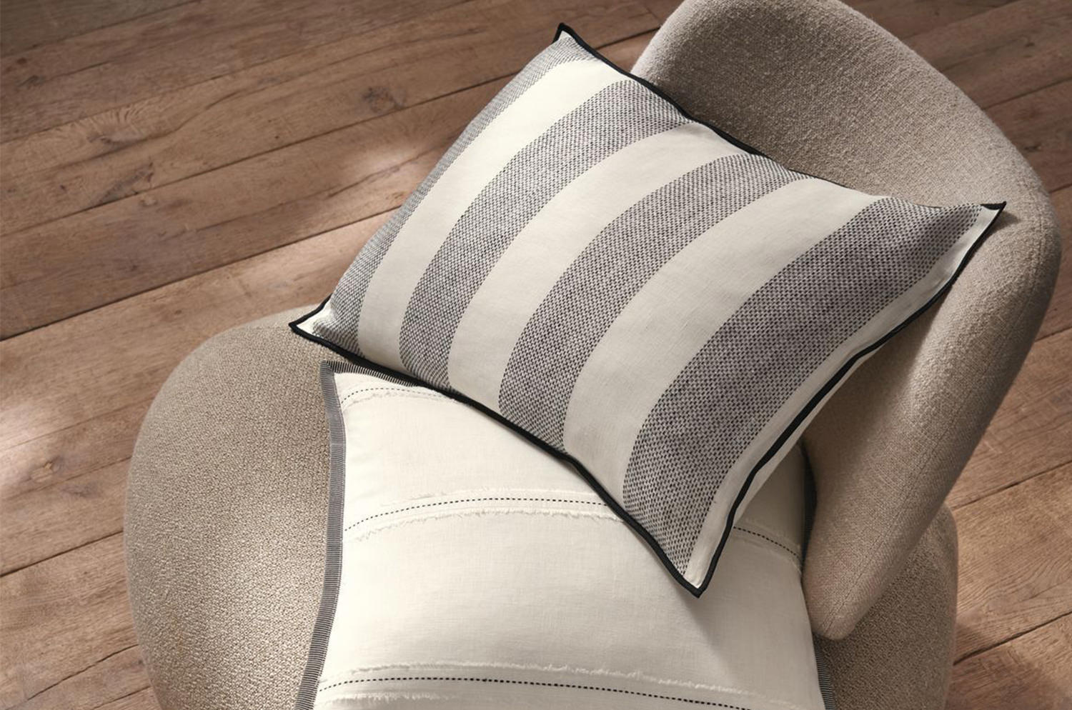 【海外取寄品】CASAMANCE HARFLEUR ハーフルール クッション(ブラン) 60×40cm 中材付 - HOUSE OF JAPAN Shop