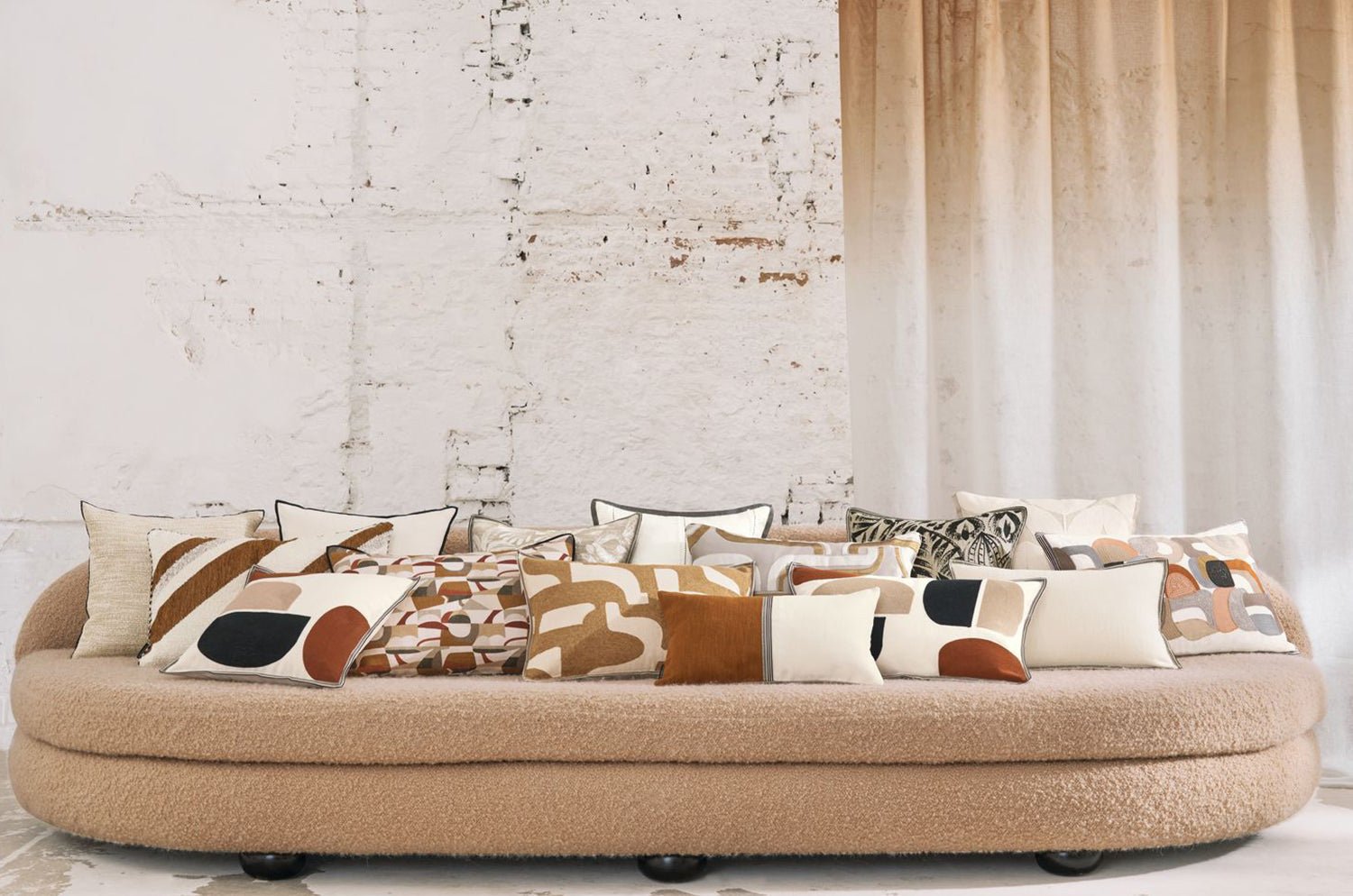 【海外取寄品】CASAMANCE JOJOBA ホホバ クッション(ナクル ノワール) 60×40cm 中材付 - HOUSE OF JAPAN Shop
