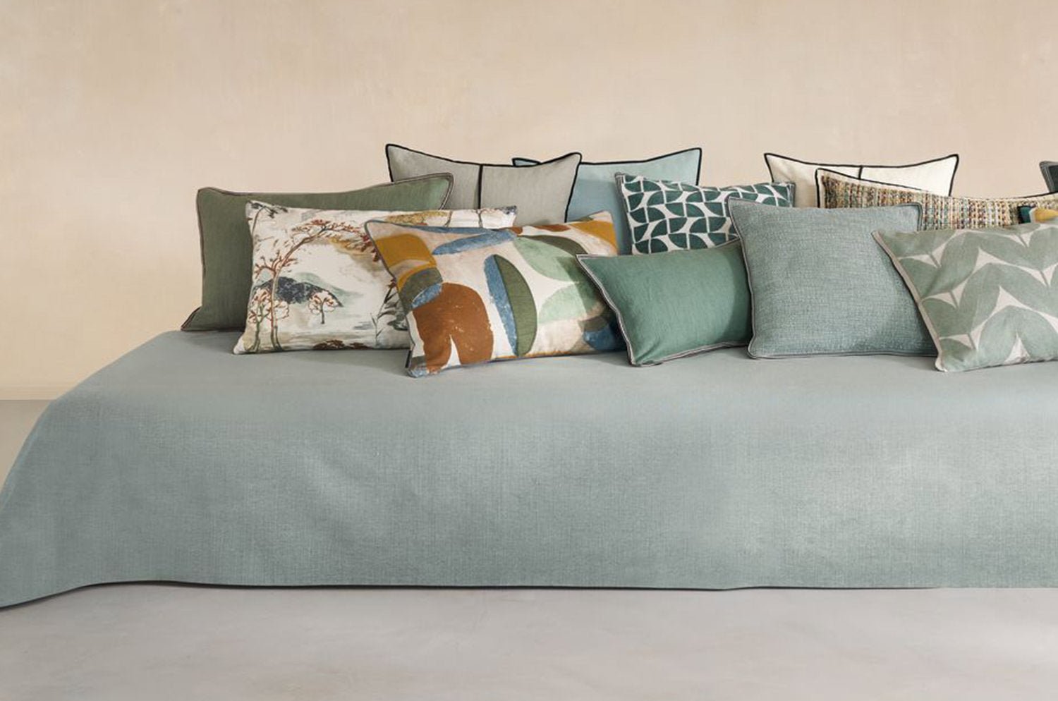 【海外取寄品】CASAMANCE LOVESONG ラブソング クッション(ムタール オリーブ) 60×40cm 中材付 - HOUSE OF JAPAN Shop