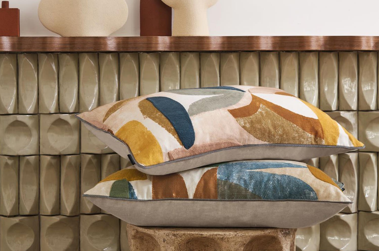 【海外取寄品】CASAMANCE LOVESONG ラブソング クッション(ムタール オリーブ) 60×40cm 中材付 - HOUSE OF JAPAN Shop