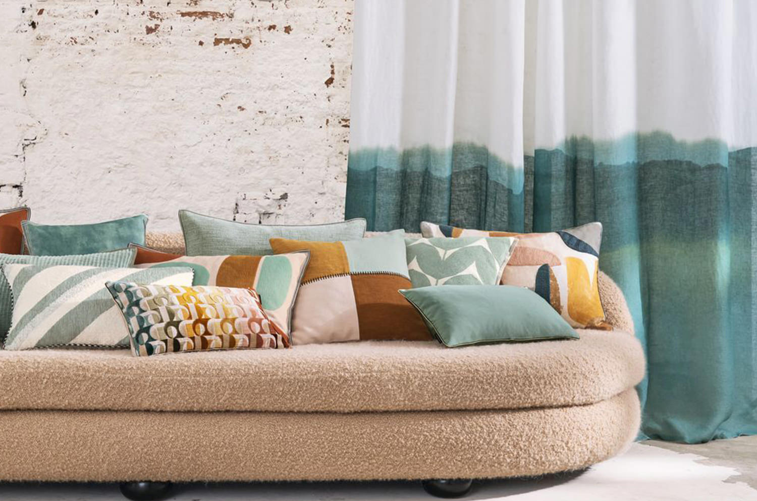 【海外取寄品】CASAMANCE LOVESONG ラブソング クッション(オラージュ ローズ プードル) 60×40cm 中材付 - HOUSE OF JAPAN Shop