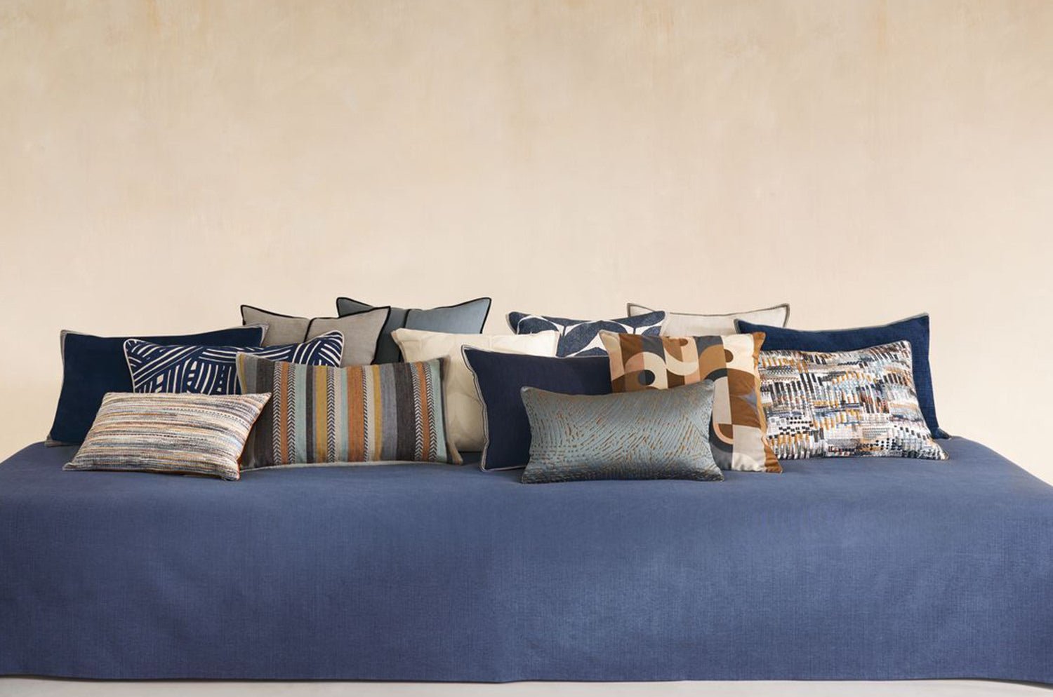 【海外取寄品】CASAMANCE POINT DE VUE ポワン ド ヴュ クッション(オラージュ オランジュ ブリュレ) 60×40cm 中材付 - HOUSE OF JAPAN Shop