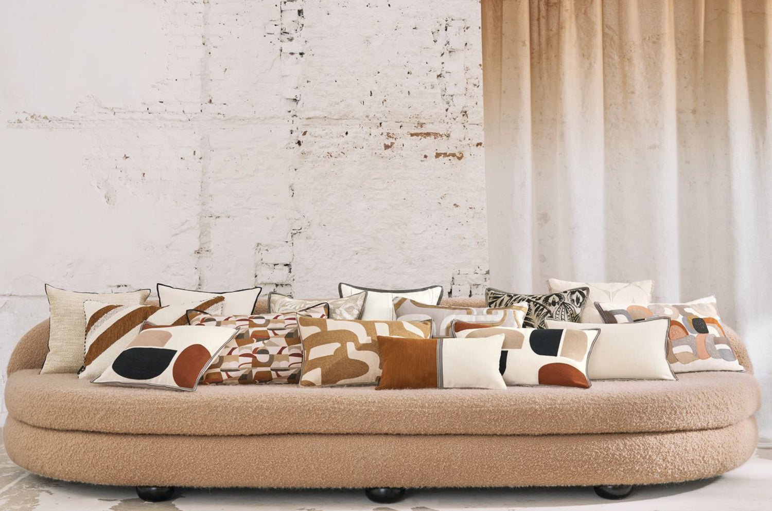 【海外取寄品】CASAMANCE RIME リム クッション(ナクル テール ド シエンヌ) 50×30cm 中材付 - HOUSE OF JAPAN Shop