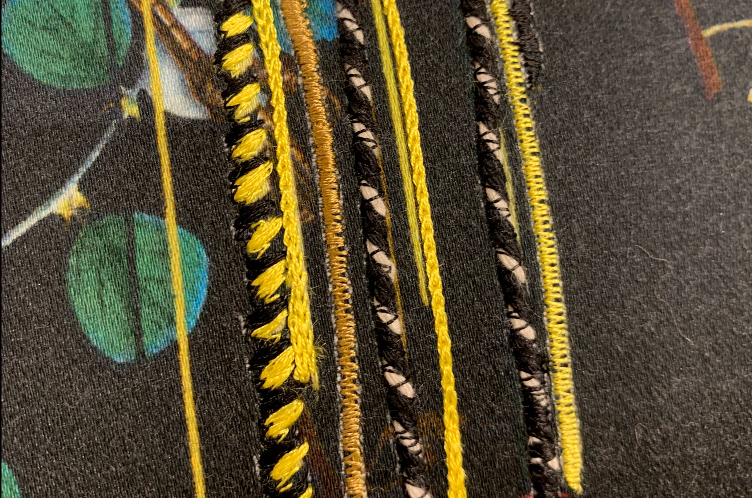 【海外取寄品】Christian Lacroix バーズ シンフォニア クレプスキュール クッションカバー 50×50cm - HOUSE OF JAPAN Shop