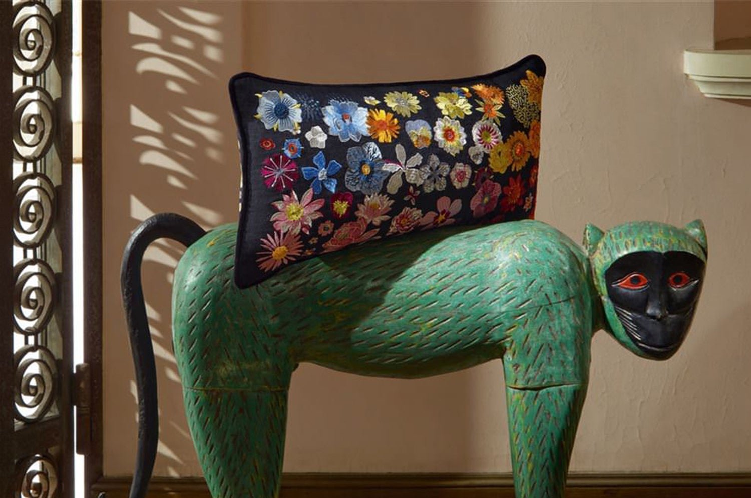 【海外取寄品】Christian Lacroix ジャルダン デ ヘスペリデス マルチカラー クッション 60×30cm 中材付 - HOUSE OF JAPAN Shop