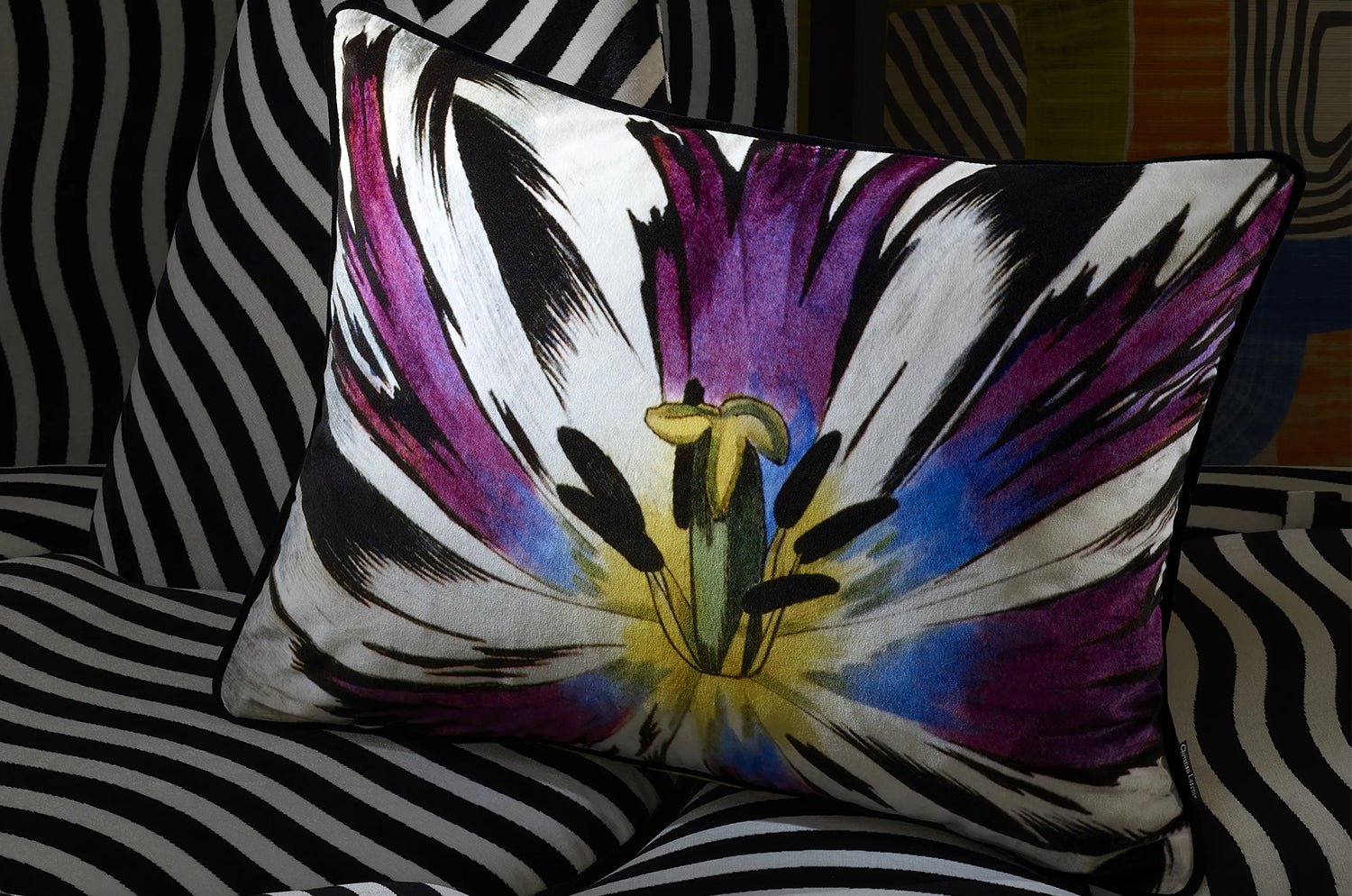 【海外取寄品】Christian Lacroix Eclosion Agate エクロシオン アゲート クッション 60×45cm 中材付 - HOUSE OF JAPAN Shop