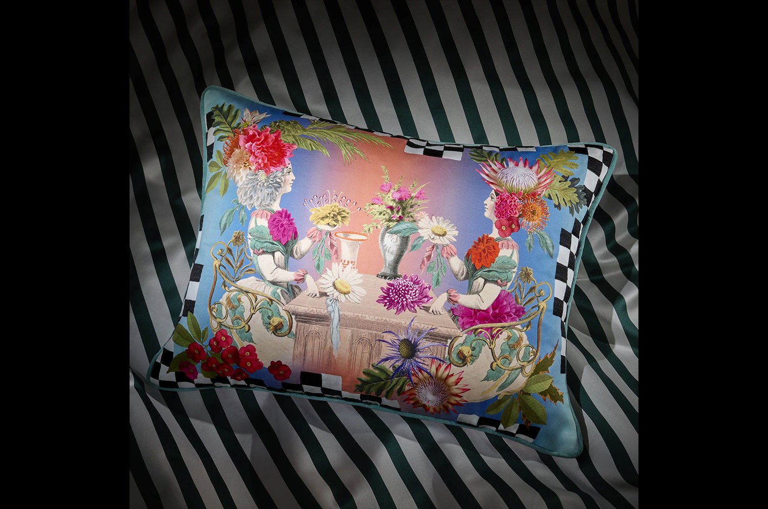 【海外取寄品】Christian Lacroix Fleurs Jumelles Mosaique フルール ジュメル モザイク クッション 60×45cm 中材付 - HOUSE OF JAPAN Shop