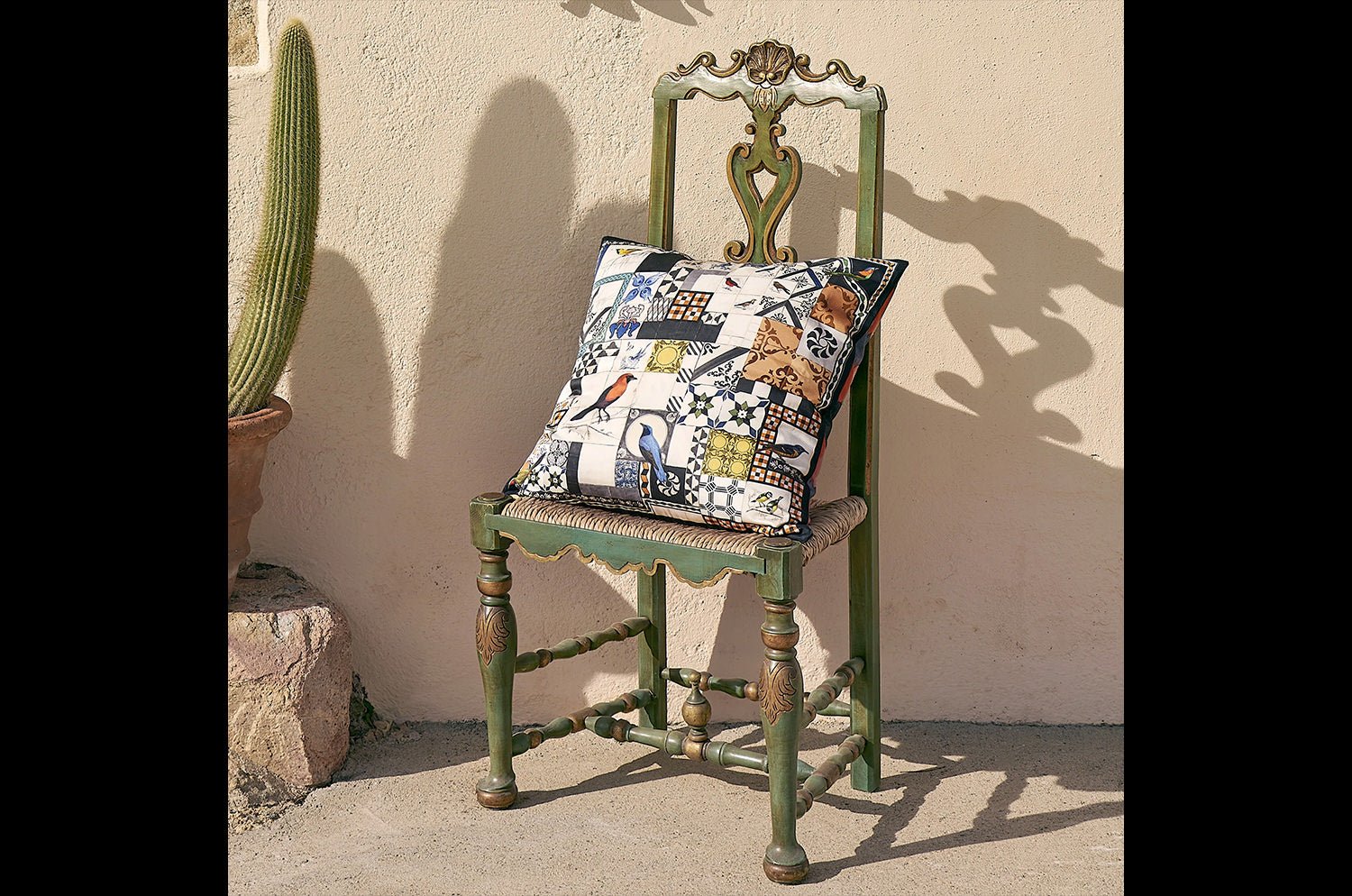 【海外取寄品】Christian Lacroix Lisboa Spring Tomate リスボア スプリング トマーテ クッション 55×55cm 中材付 - HOUSE OF JAPAN Shop