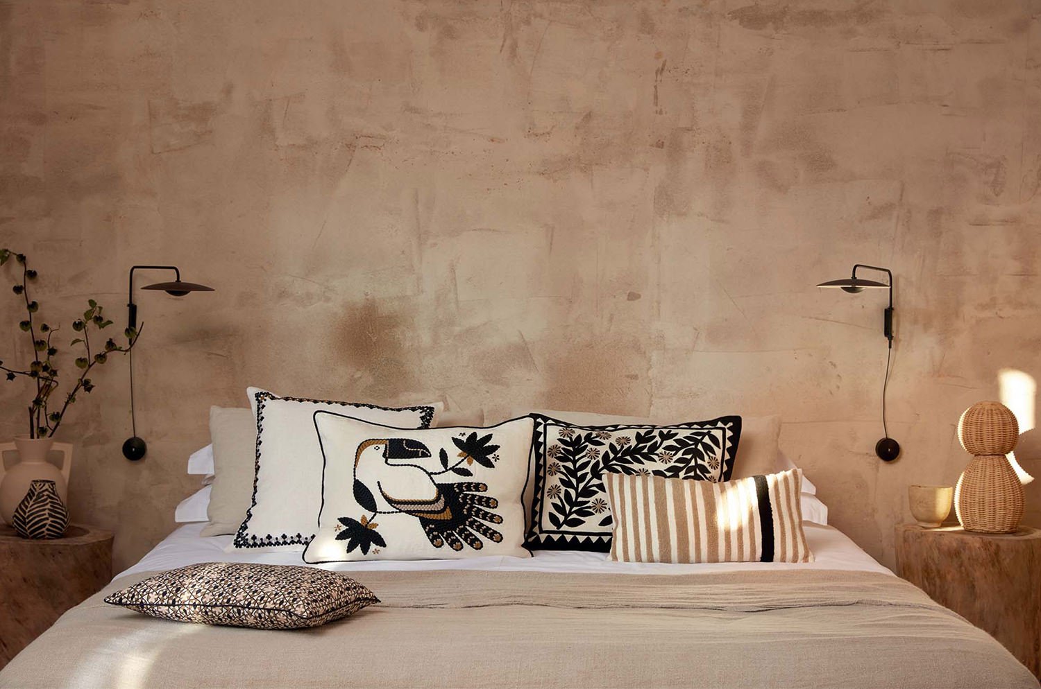 【海外取寄品】ELITIS(エリティス) Canopee クッション(Réglisse) 55x40cm 中材付 - HOUSE OF JAPAN Shop