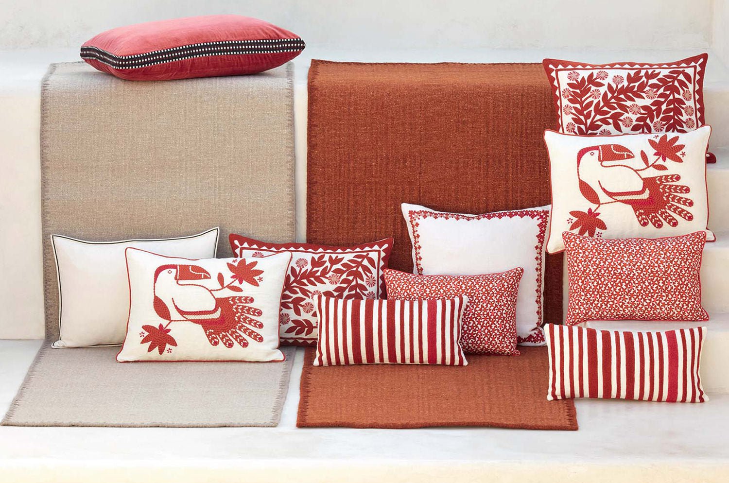 【海外取寄品】ELITIS(エリティス) Cristobal クッション(Grenadine) 55x40cm 中材付 - HOUSE OF JAPAN Shop