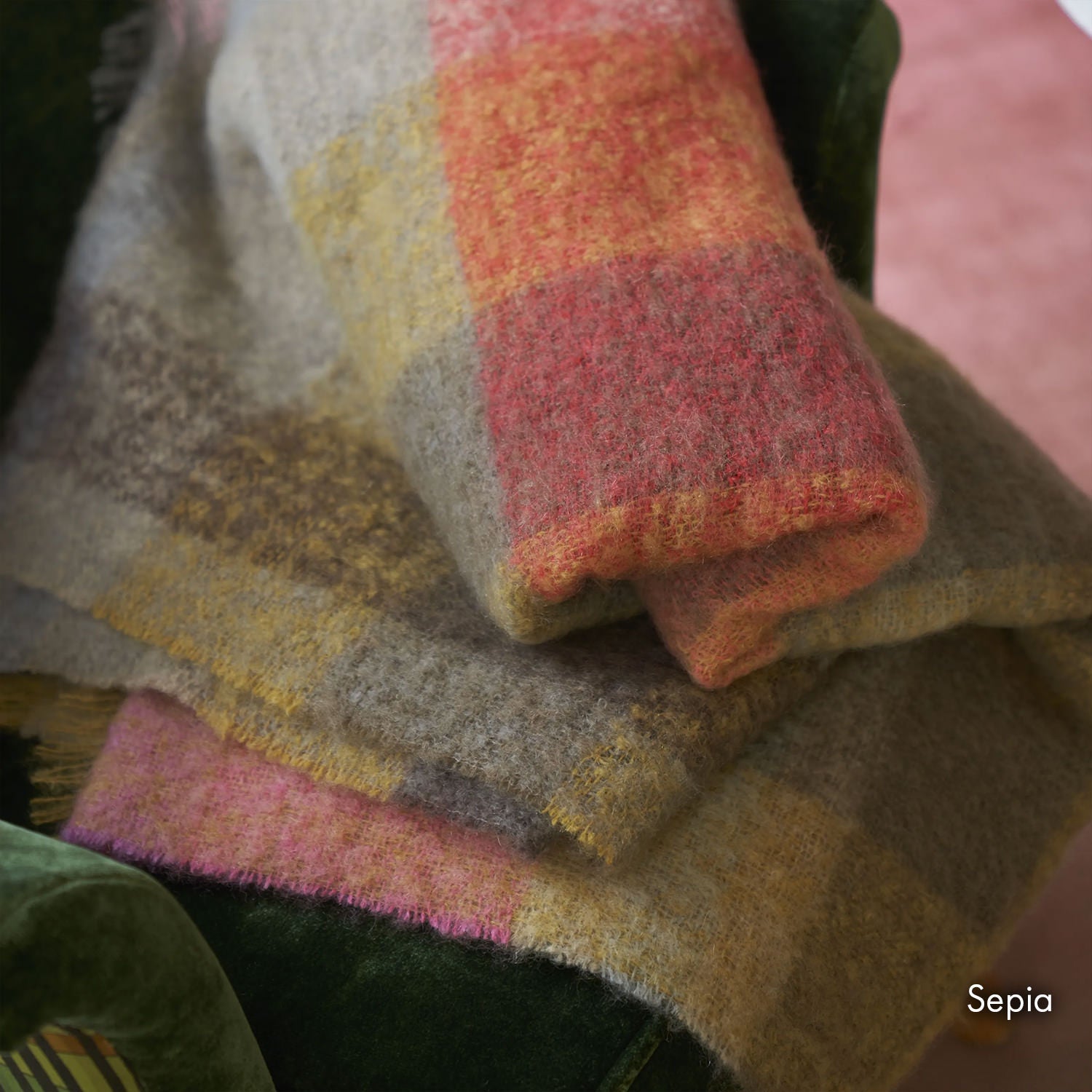 Fontaine Throw フォンテーヌ スロー|Designers Guild(デザイナーズギルド) - HOUSE OF JAPAN Shop