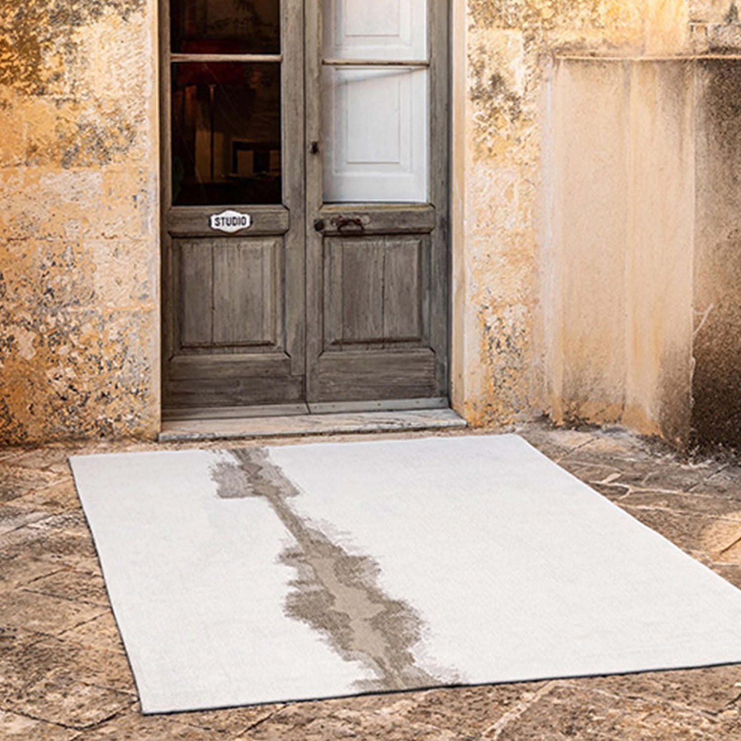 LINARES Rug 9058 WHITE リナーレス ラグ ホワイト | FISBA(フィスバ) - HOUSE OF JAPAN Shop