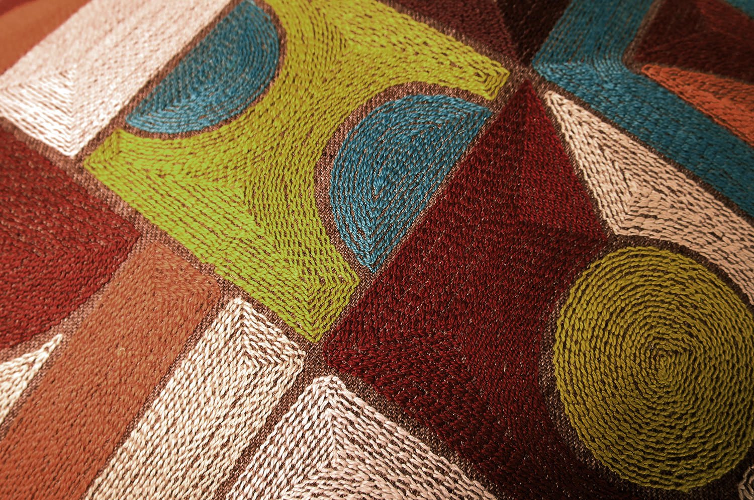 The Alexandrie アレクサンドリー フレンチ総刺繍 リネン混クッション(Mustard)60×40cm 中材付 - HOUSE OF JAPAN Shop