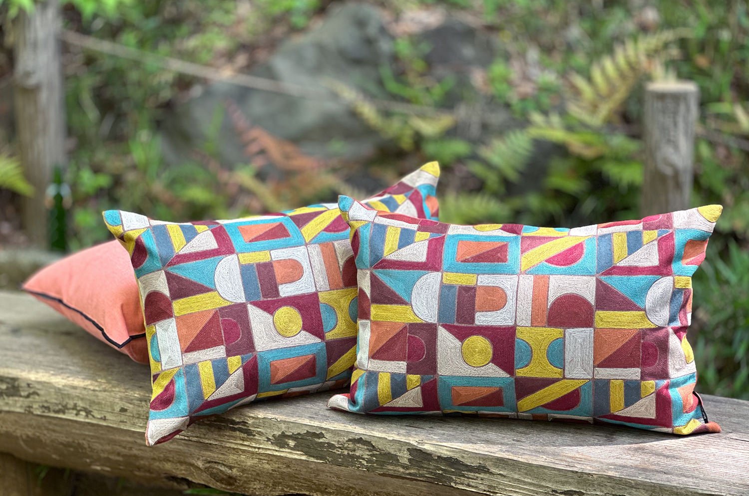 The Alexandrie アレクサンドリア フレンチ総刺繍 リネン混クッション(Orange)60×40cm 中材付 - HOUSE OF JAPAN Shop