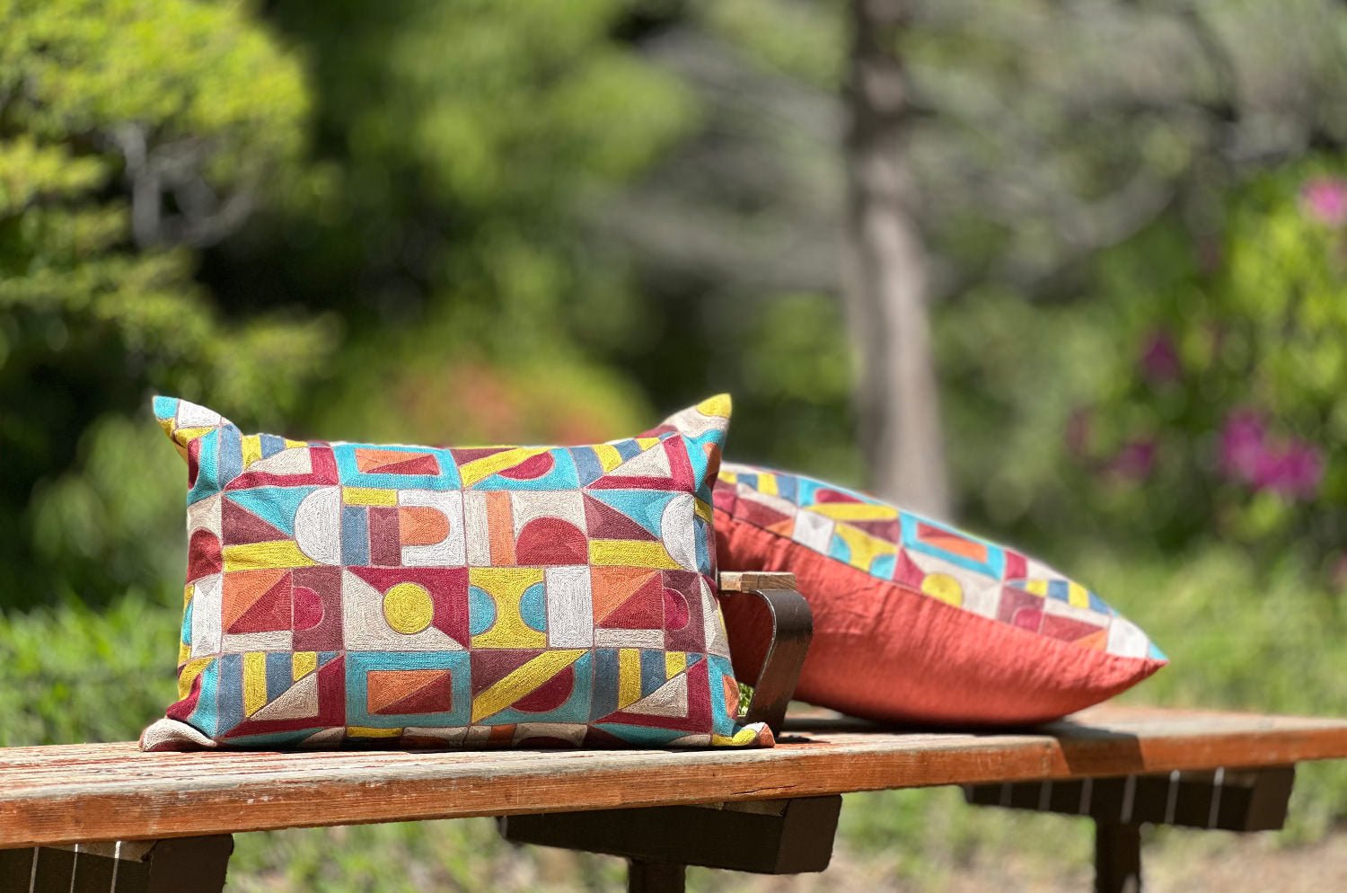 The Alexandrie アレクサンドリア フレンチ総刺繍 リネン混クッション(Orange)60×40cm 中材付 - HOUSE OF JAPAN Shop