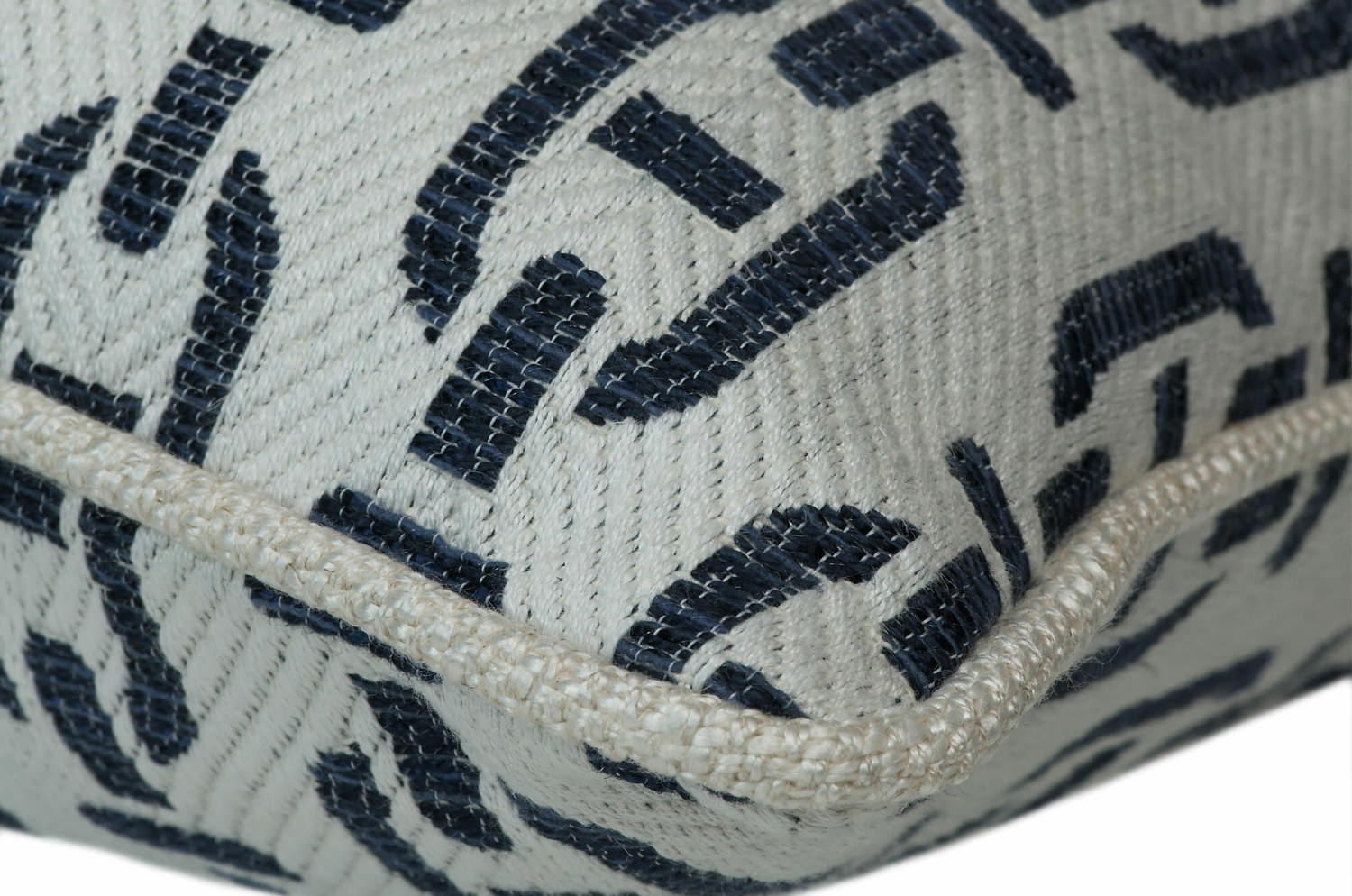 The ANDREW MARTIN アンドリューマーチン Burlington クッションカバー Navy 55×55cm - HOUSE OF JAPAN Shop