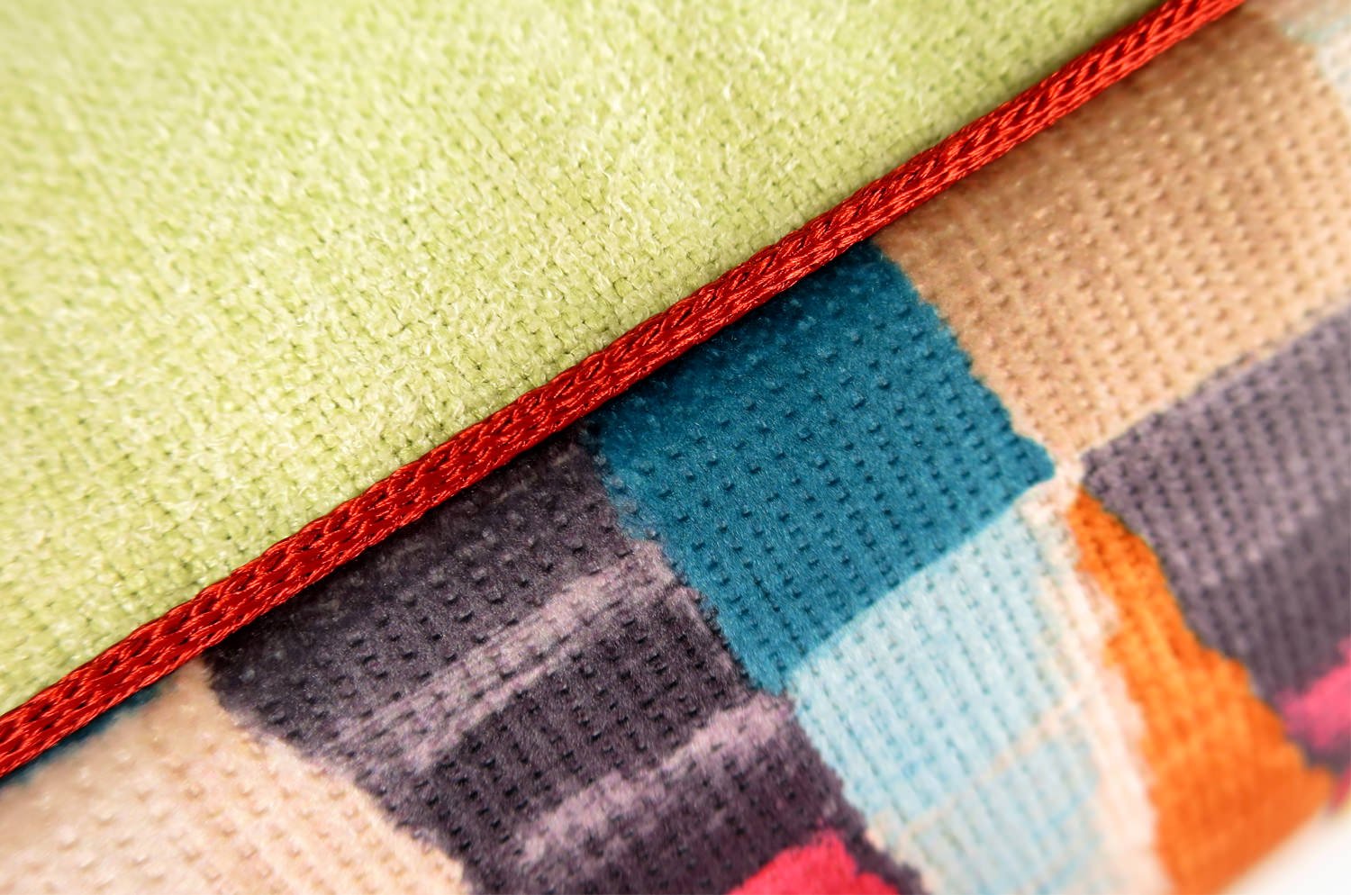 The AROUSE マルチカラー撥水ベルベット クッション 45×30cm 中材付 - HOUSE OF JAPAN Shop