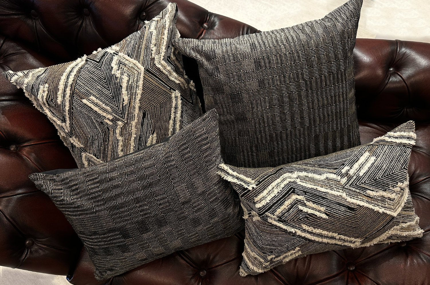 The ASTOR VELVET CHARCOAL ラルフローレンファブリック アストールベルベットクッション 45×35cm 中材付 - HOUSE OF JAPAN Shop