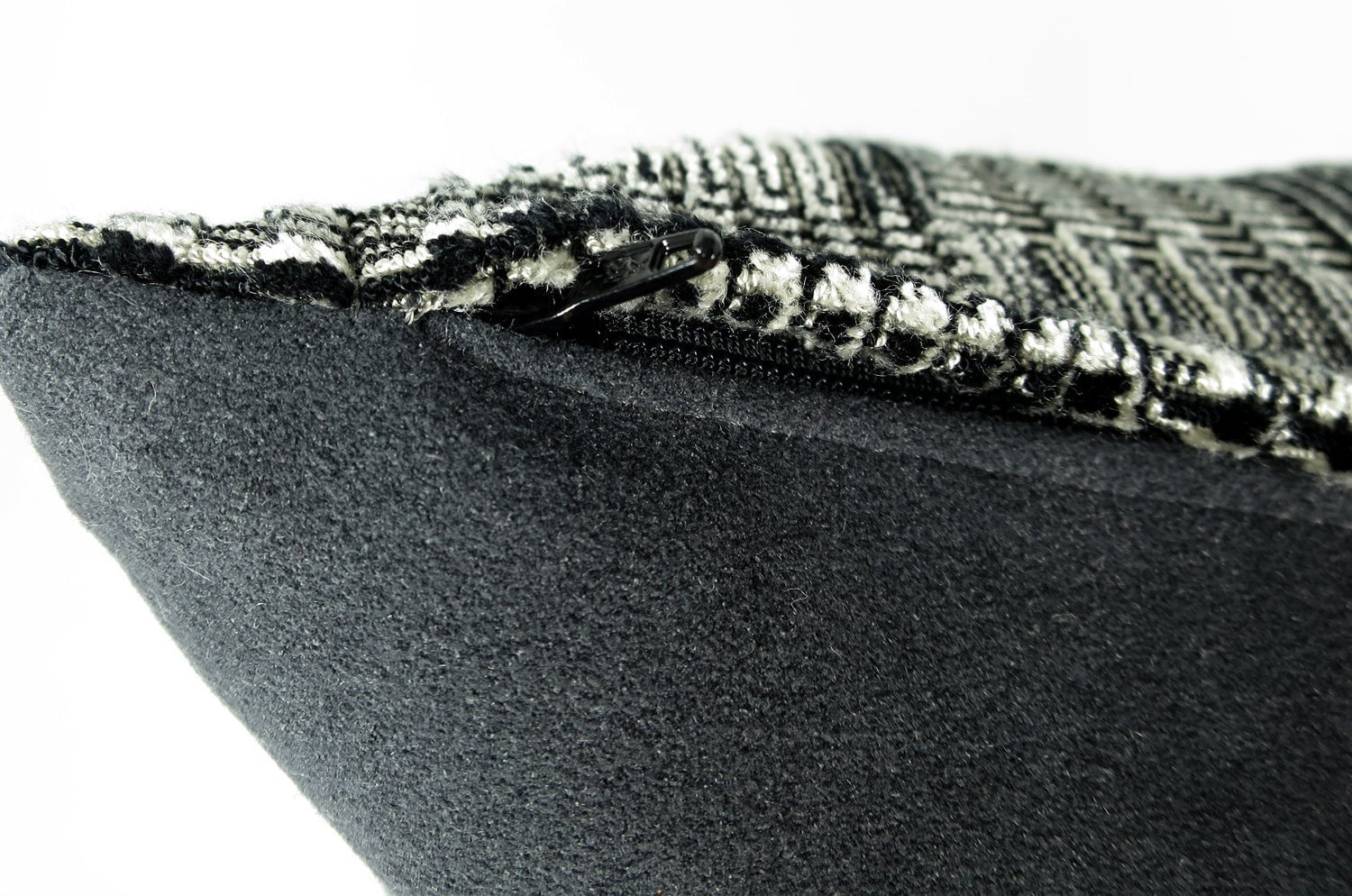 The ASTOR VELVET CHARCOAL ラルフローレンファブリック アストールベルベットクッションカバー 45×45cm - HOUSE OF JAPAN Shop