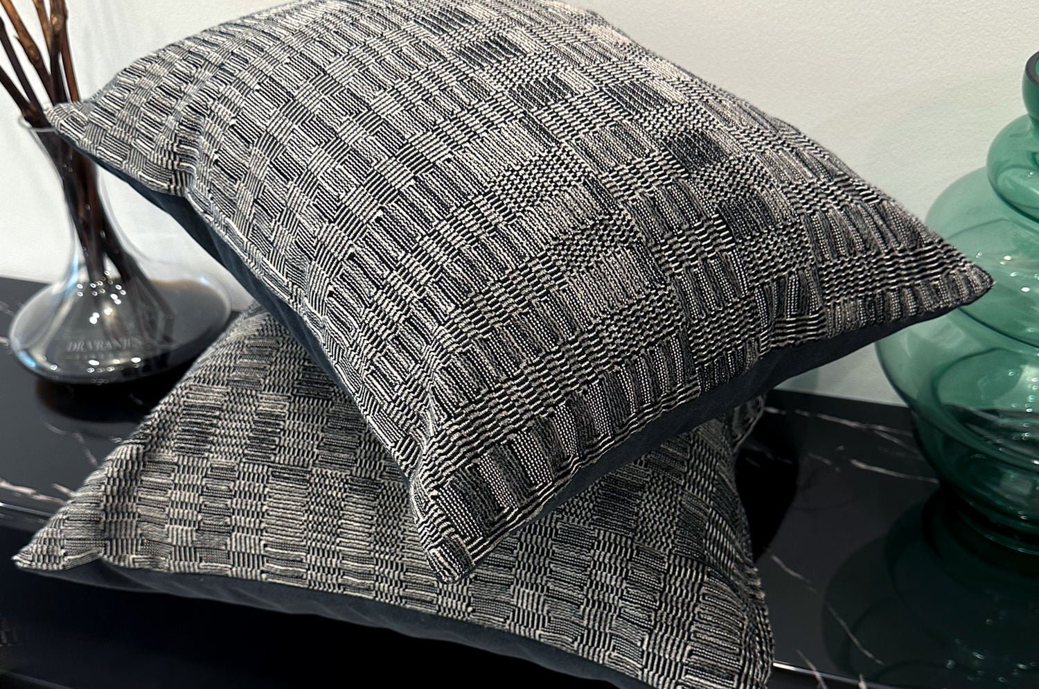 The ASTOR VELVET CHARCOAL ラルフローレンファブリック アストールベルベットクッションカバー 45×45cm - HOUSE OF JAPAN Shop