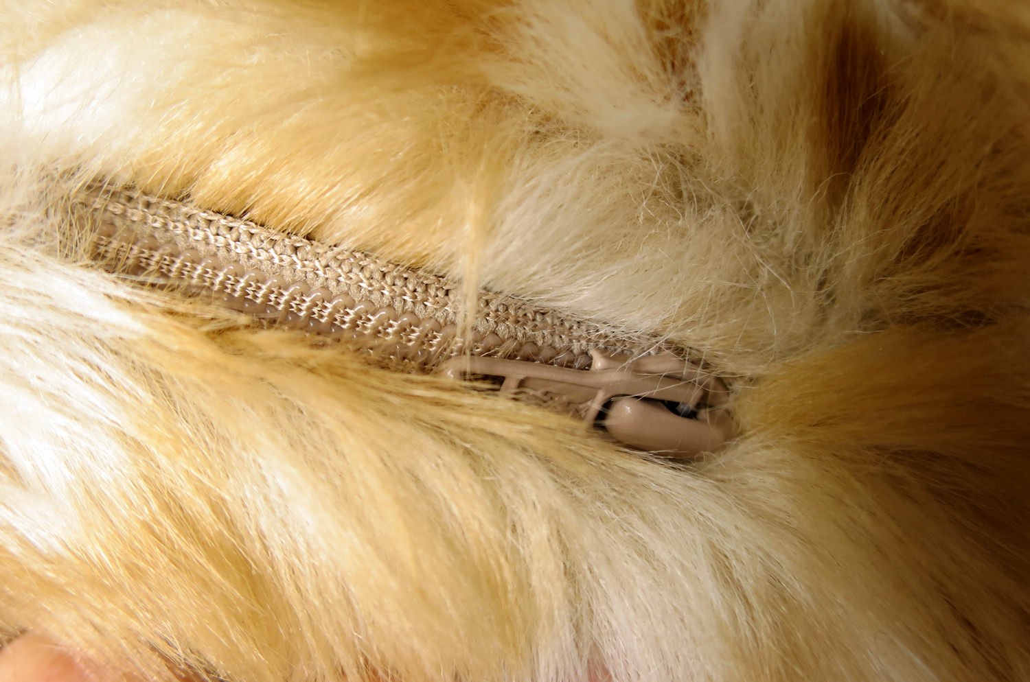 The Bambi 至極の手触りエコファー バンビ マカロンクッション Φ50×8cm 中材付 - HOUSE OF JAPAN Shop