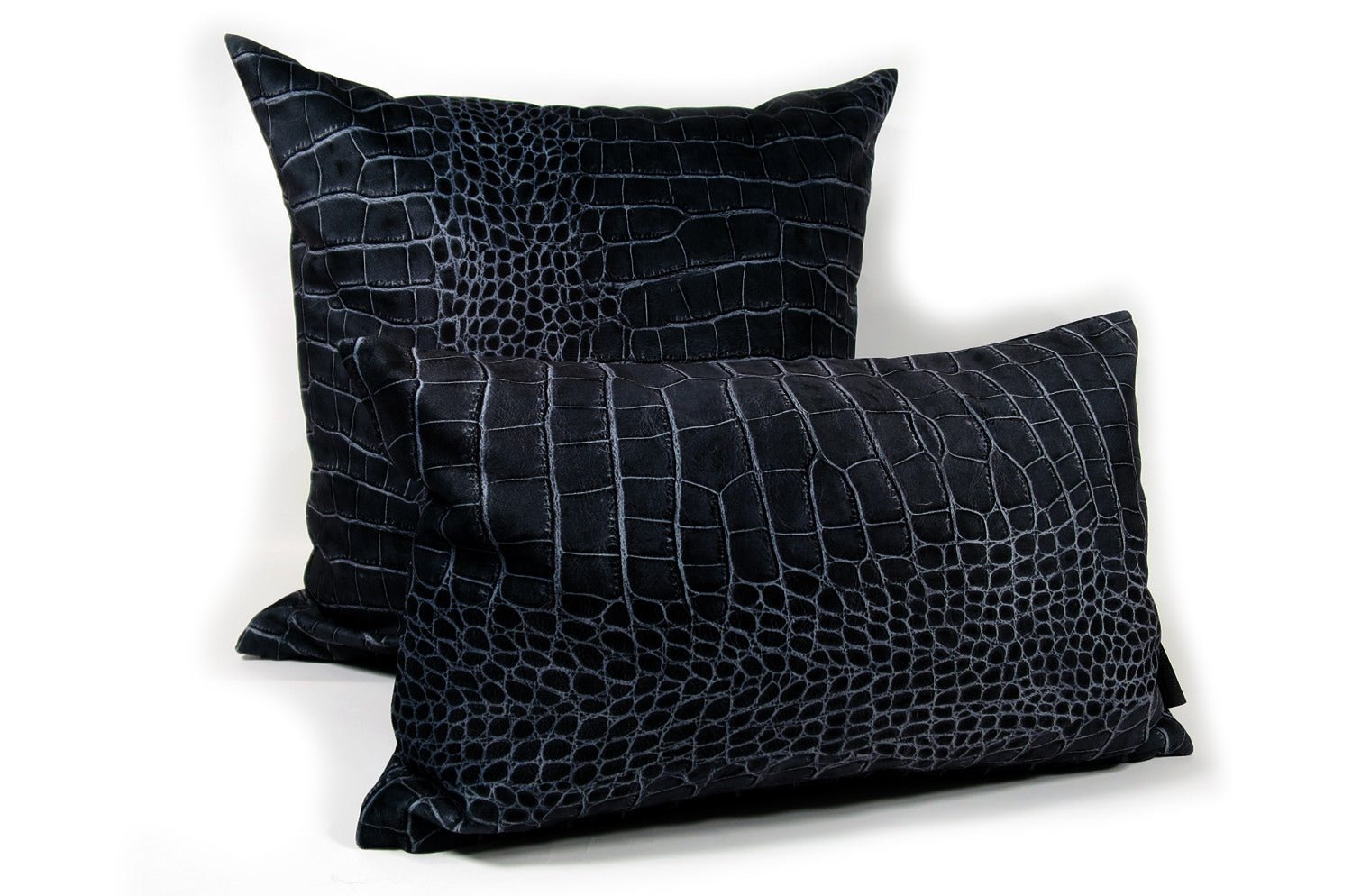 The Black Crocodile スペイン製起毛スエードタッチ クロコ柄クッション ブラック 50×30cm 中材付 - HOUSE OF JAPAN Shop