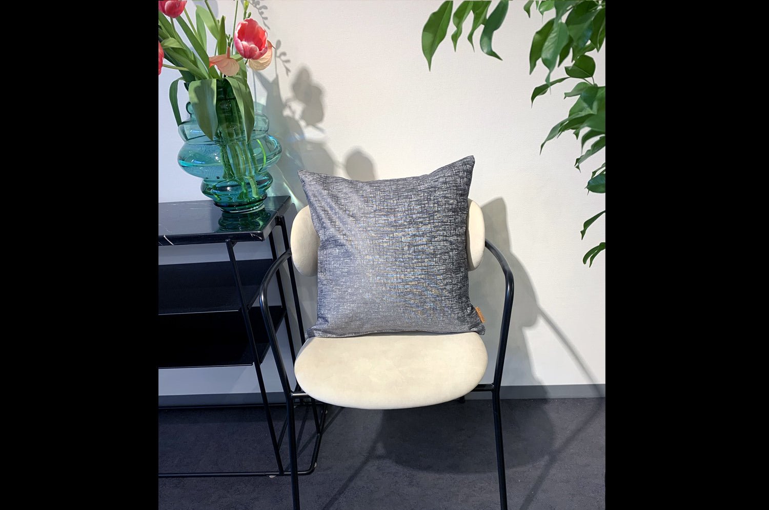 The Blurred pattern クッションカバー グレー 45cm角 - HOUSE OF JAPAN Shop