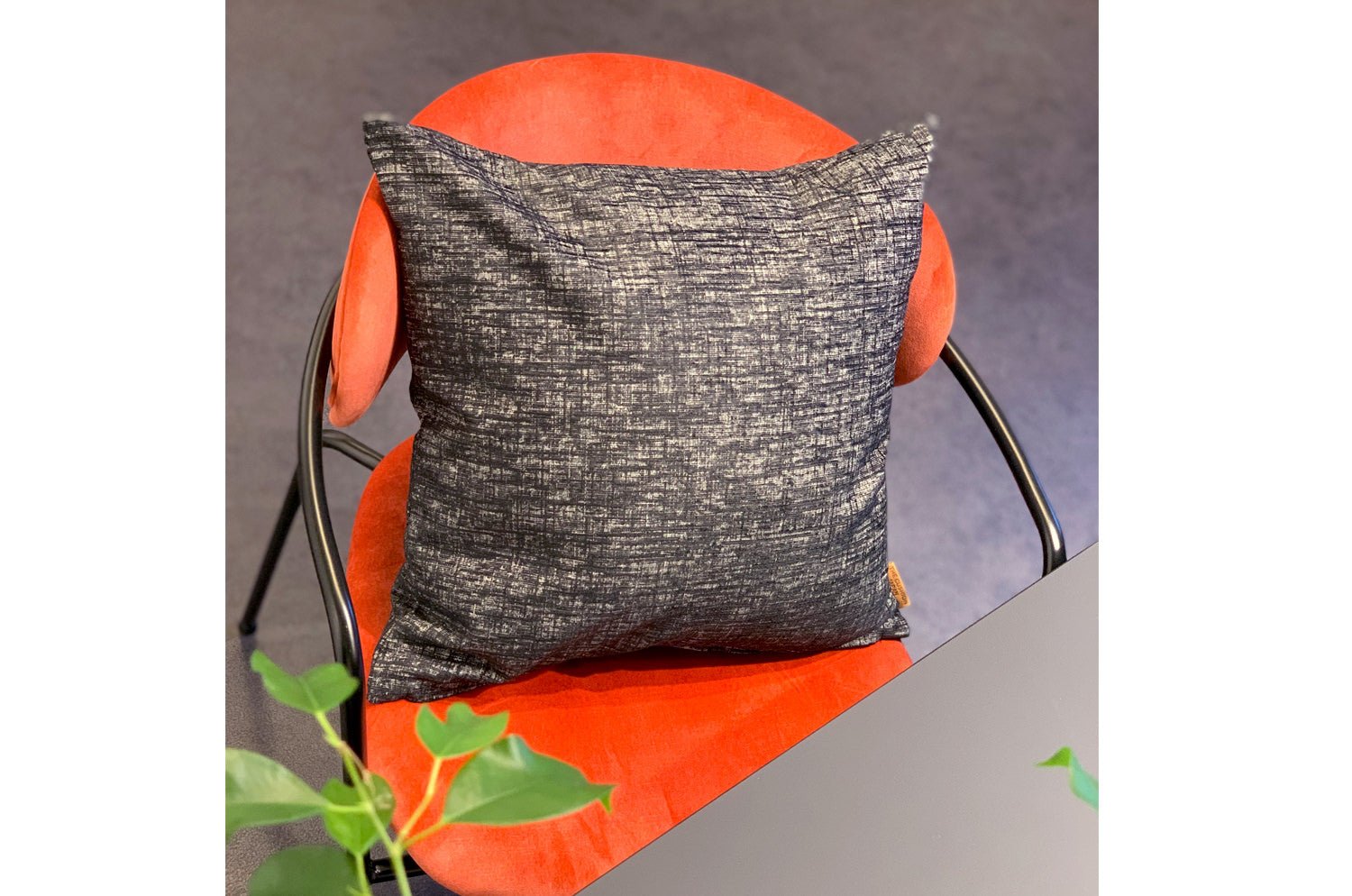 The Blurred pattern クッションカバー ブラック 45cm角 - HOUSE OF JAPAN Shop