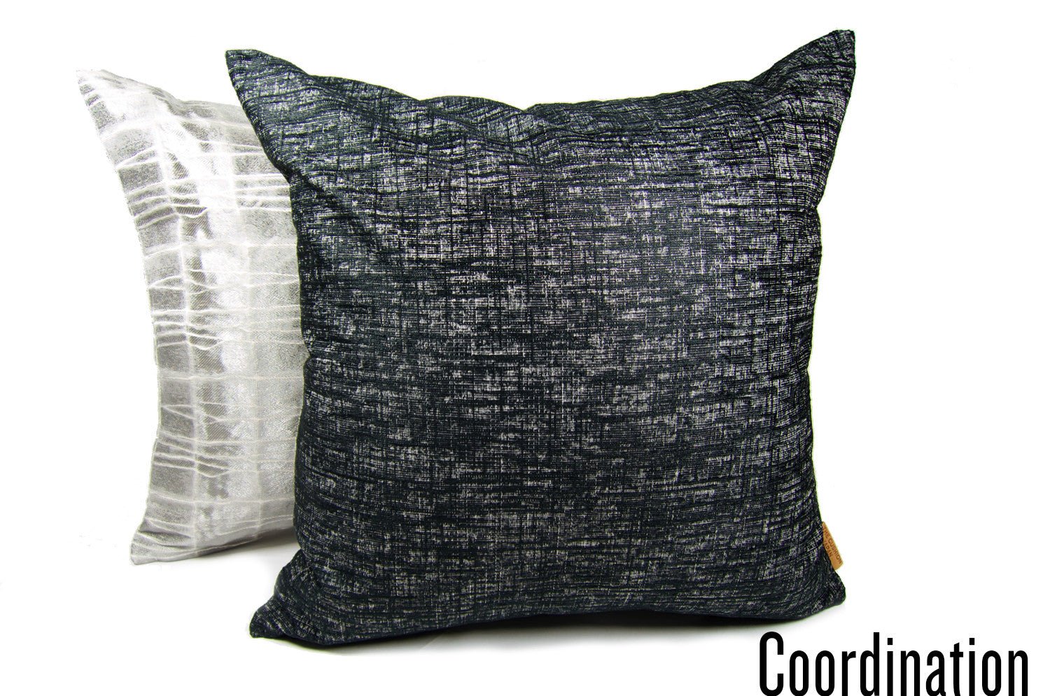 The Blurred pattern クッションカバー ブラック 45cm角 - HOUSE OF JAPAN Shop