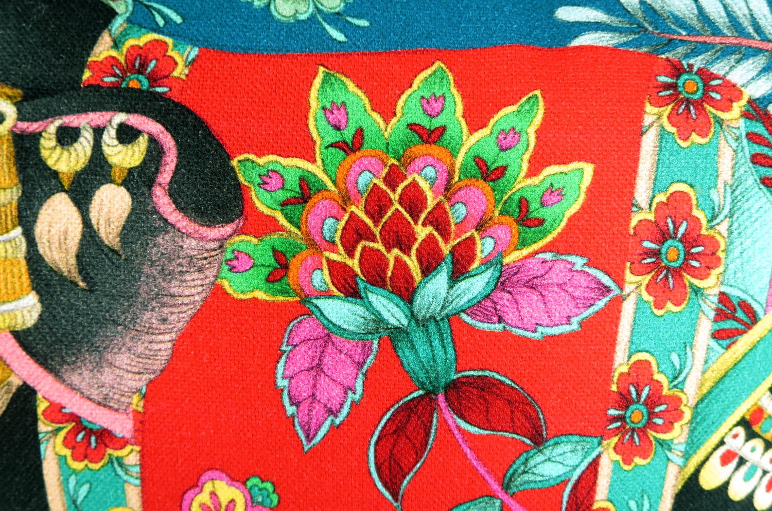 The Bohemian Rhapsodi ボヘミアンラプソディ(a2) 横長クッション 68cm×31cm 中材付 - HOUSE OF JAPAN Shop