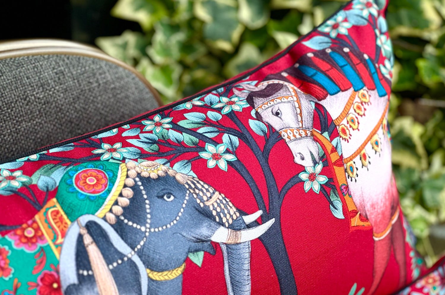 The Bohemian Rhapsodi ボヘミアンラプソディ 横長クッション(b)(ルージュ)68×31cm 中材付 - HOUSE OF JAPAN Shop