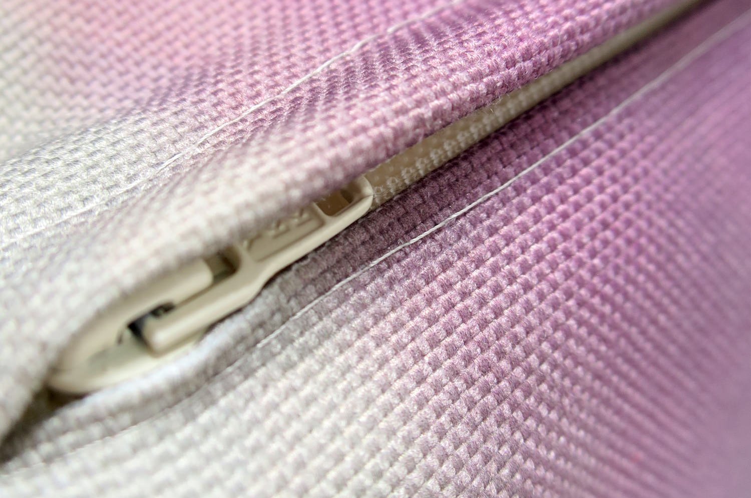 The Bordeaux Gradation ボルドー グラデーションクッションカバー sun+sun Bordeaux 撥水加工 45×45cm - HOUSE OF JAPAN Shop