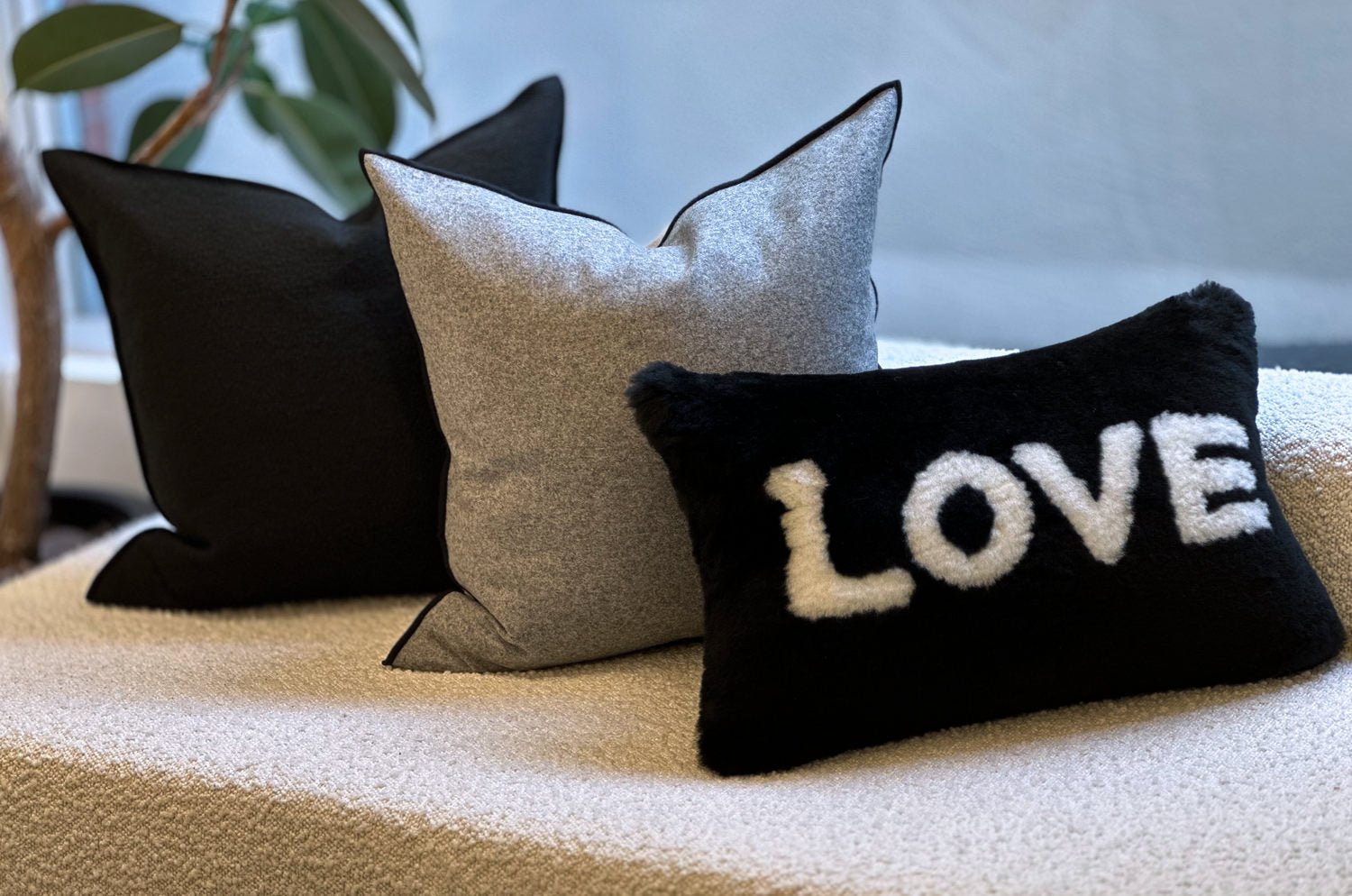 The Bouclette フランス製 ブークレ フレーム クッションカバー (noir) 45×45cm - HOUSE OF JAPAN Shop