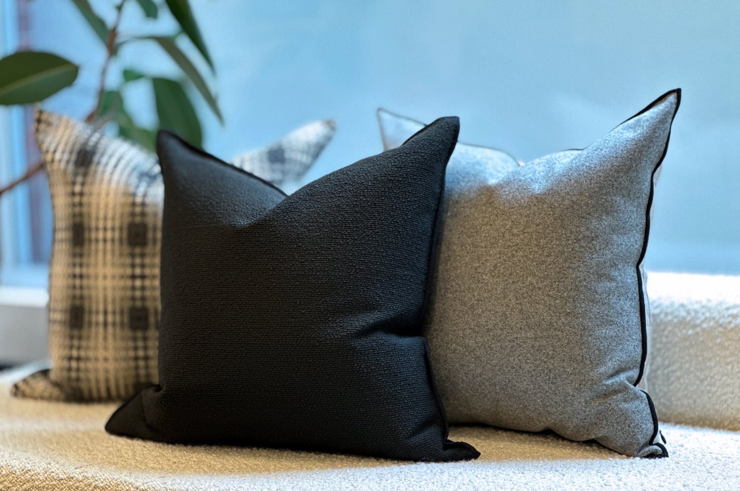 The Bouclette フランス製 ブークレ フレーム クッションカバー (noir) 45×45cm - HOUSE OF JAPAN Shop